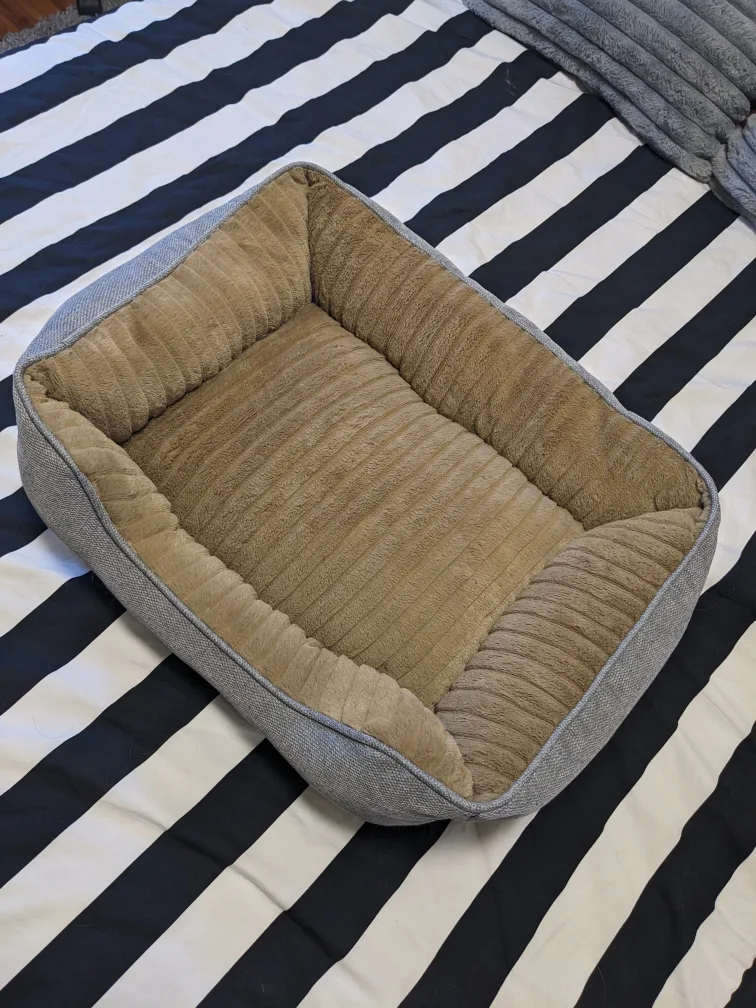 Cozy Pet Bed - Gray & Tan image indicator(2)