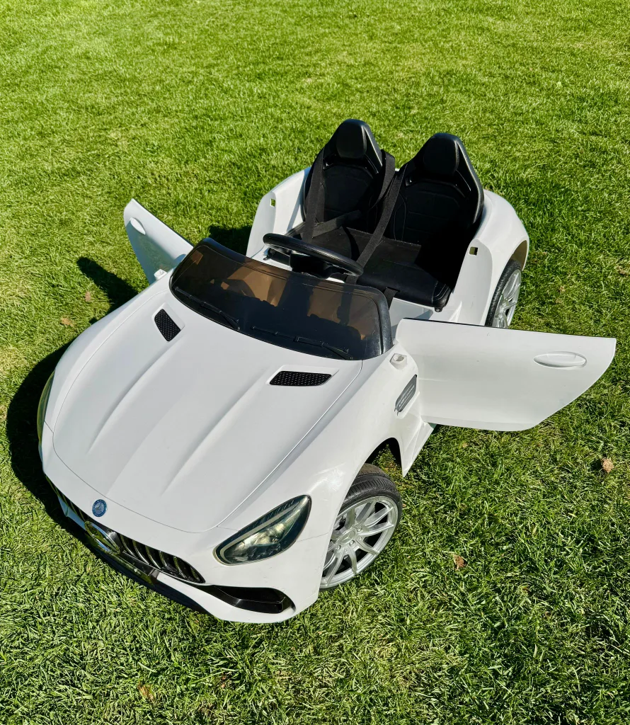 Mercedes-Benz AMG GT Kids Ride On Car - White image indicator(6)