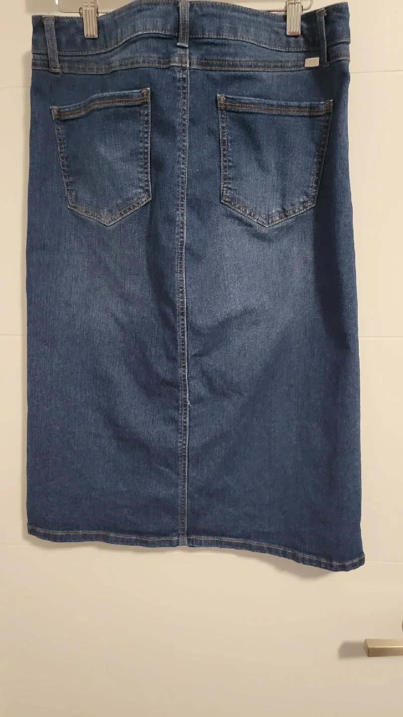 1822 Denim Skirt - Size 6 image indicator(2)