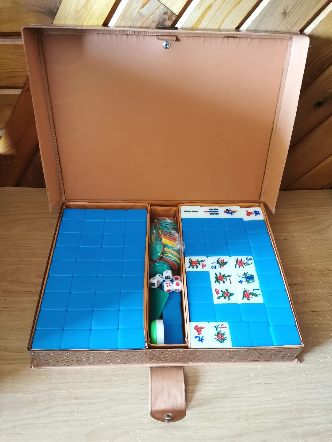 Vintage Mahjong Game Set image indicator(2)