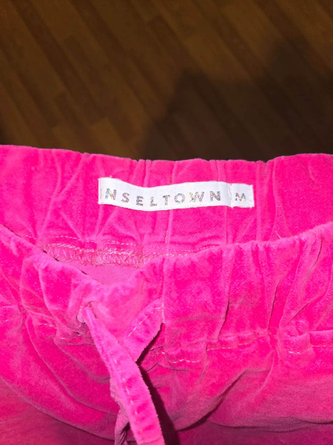 Tinseltown Pink Velvet Pants - Size M image indicator(5)