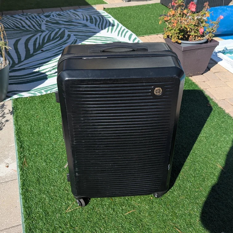 New York Style Black Carry-On Suitcase thumbnail