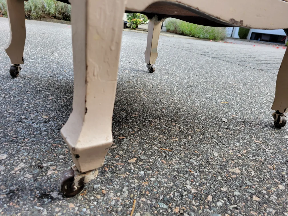 Cabinet 20.5"W x 22"D x 31"H image indicator(5)