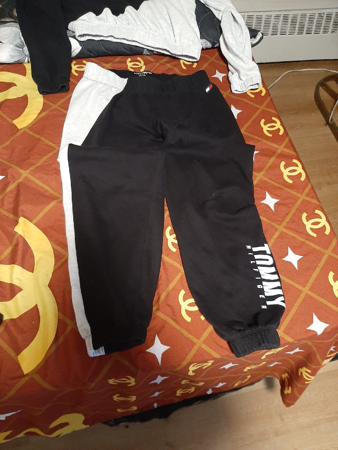 Tommy Hilfiger Sport Set - Size Small - photo 2