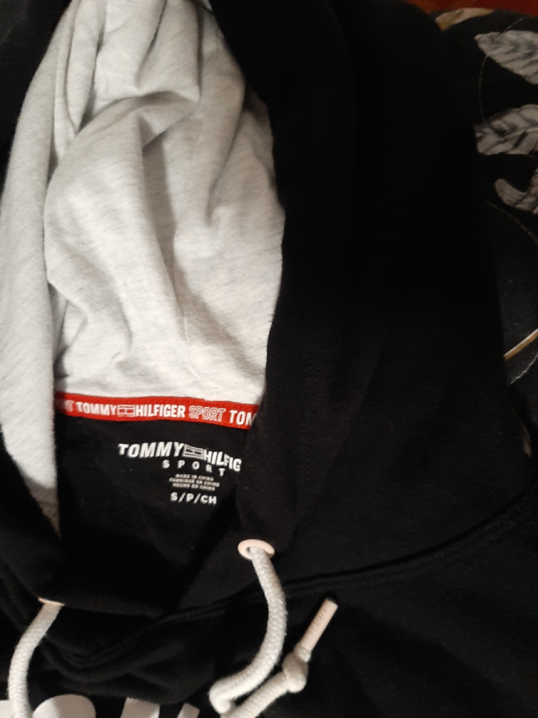Tommy Hilfiger Sport Set - Size Small - photo 4