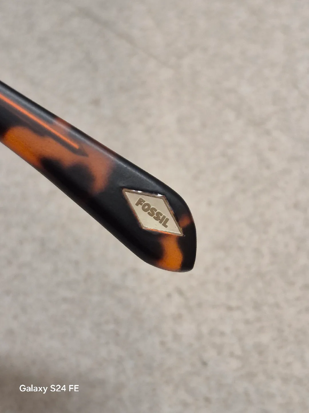 unisex fossil  su nglasses image indicator(3)