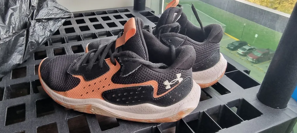 Under Armour Kids' Shoes - Size 3Y image indicator(2)