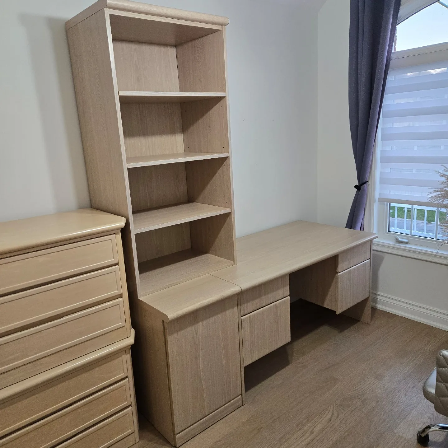 Light Wood Desk with Drawers and Bookshelf image indicator(6)