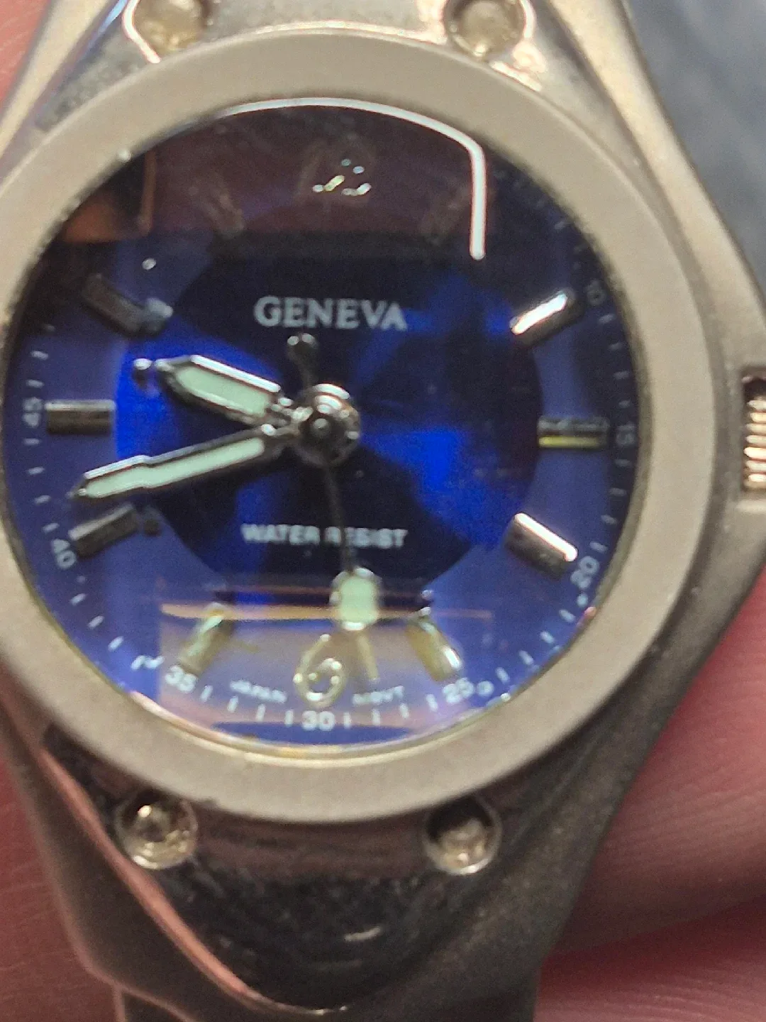 Geneva Water Resist Watch image indicator(3)