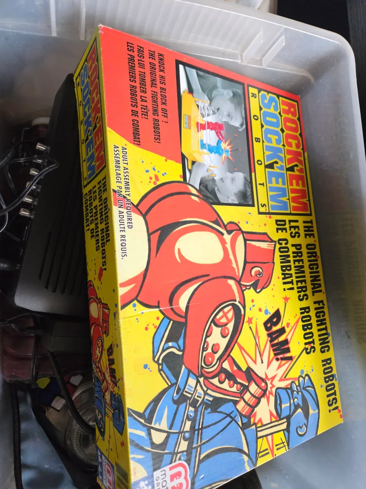 Rock 'Em Sock 'Em Robots Game thumbnail