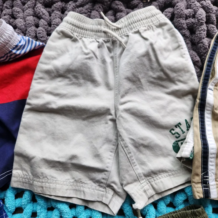 Associated Shorts Bundle - Size 5/6 image indicator(4)