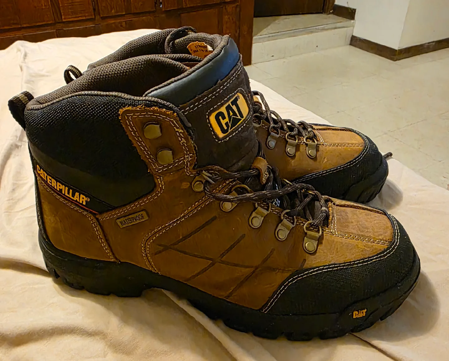 CAT Waterproof Leather Work Boots image indicator(2)