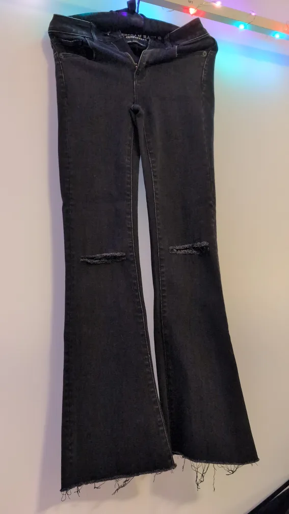 American Eagle Black Flare Jeans - Size 00 Long image indicator(2)