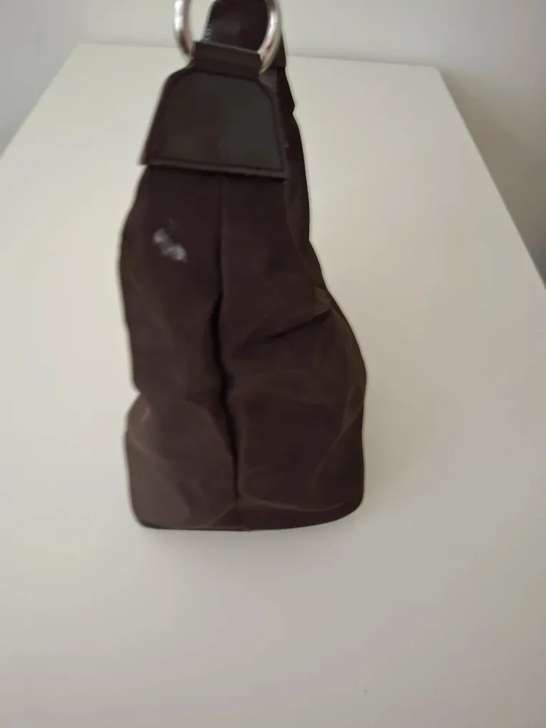 Used ladies  Gucci Brown Hobo Bag image indicator(7)