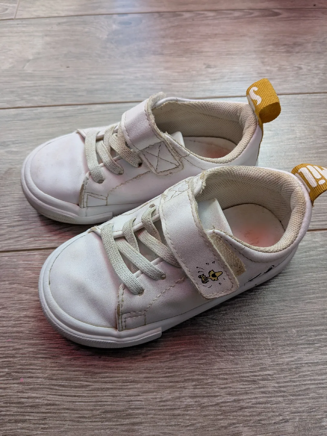 Toddler Shoes $４ each or $1２ for pairs of shoes image indicator(4)