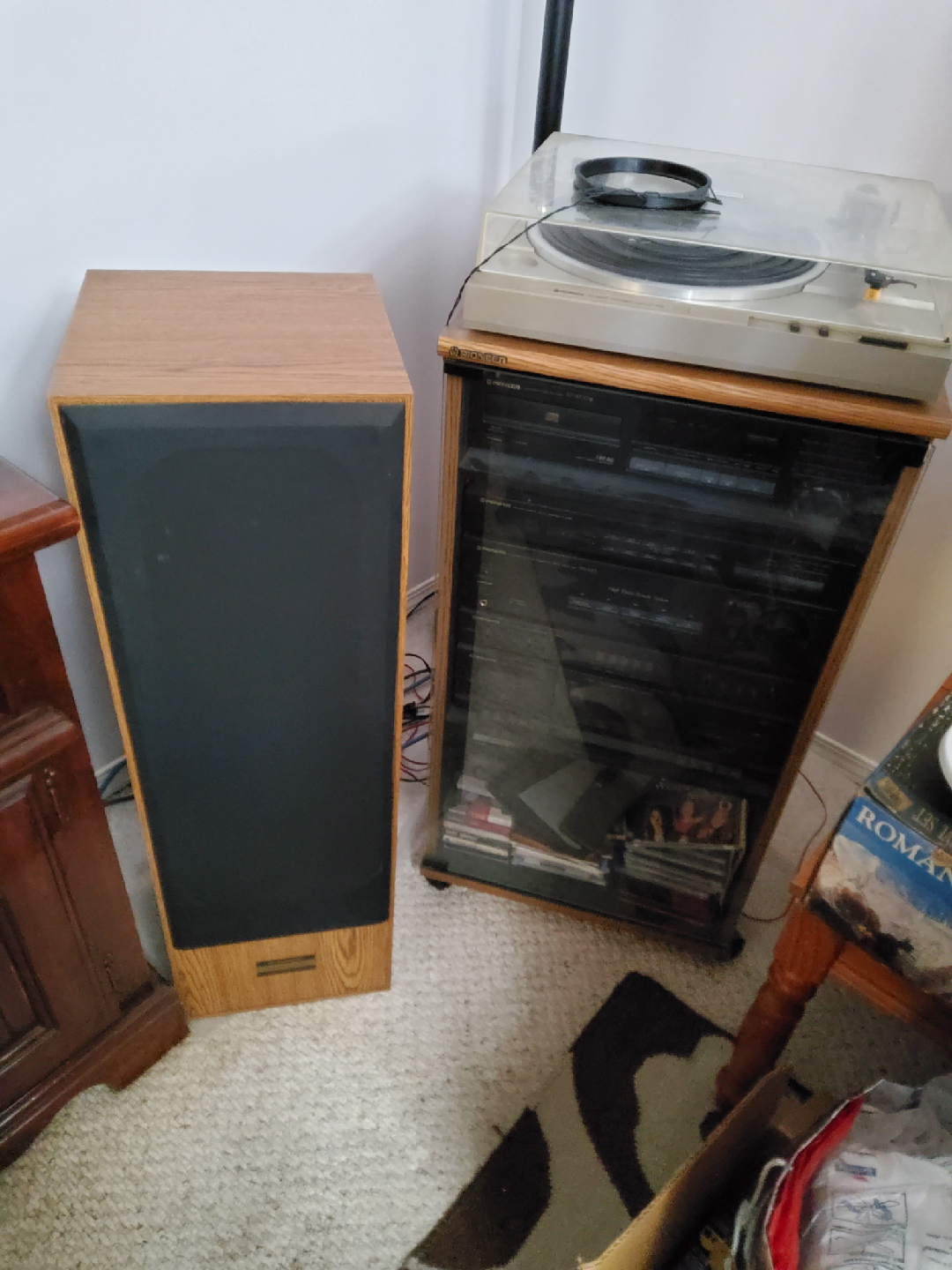 Vintage Pioneer Stereo System with Speaker