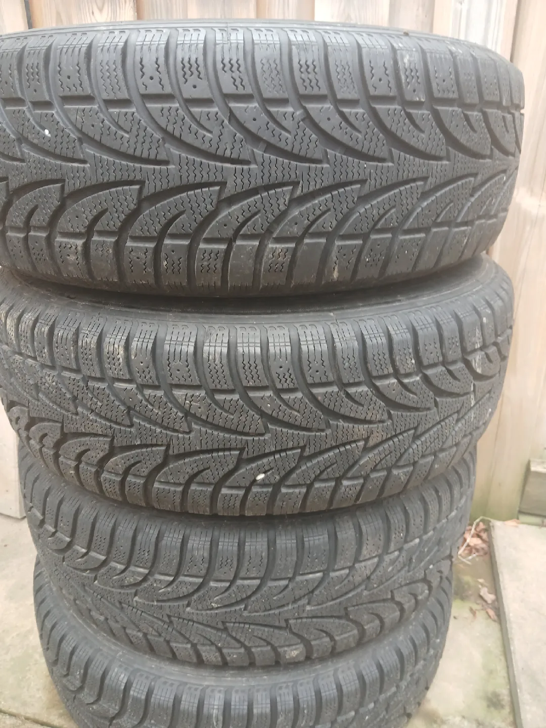 Set of 4 Used Winter Tires image indicator(2)