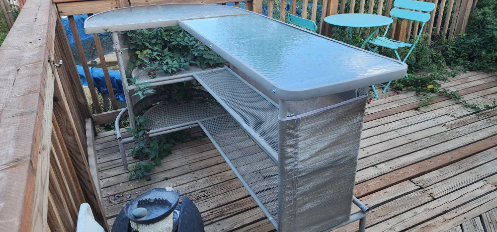 Outdoor Patio Table & Umbrella image indicator(5)