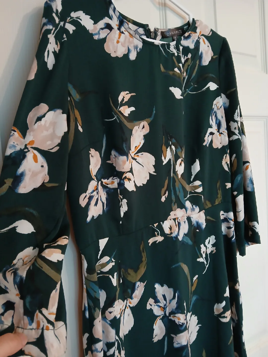🆓️DYNAMITE dark green floral dress, size medium (M) 🥕#freecycle image indicator(3)