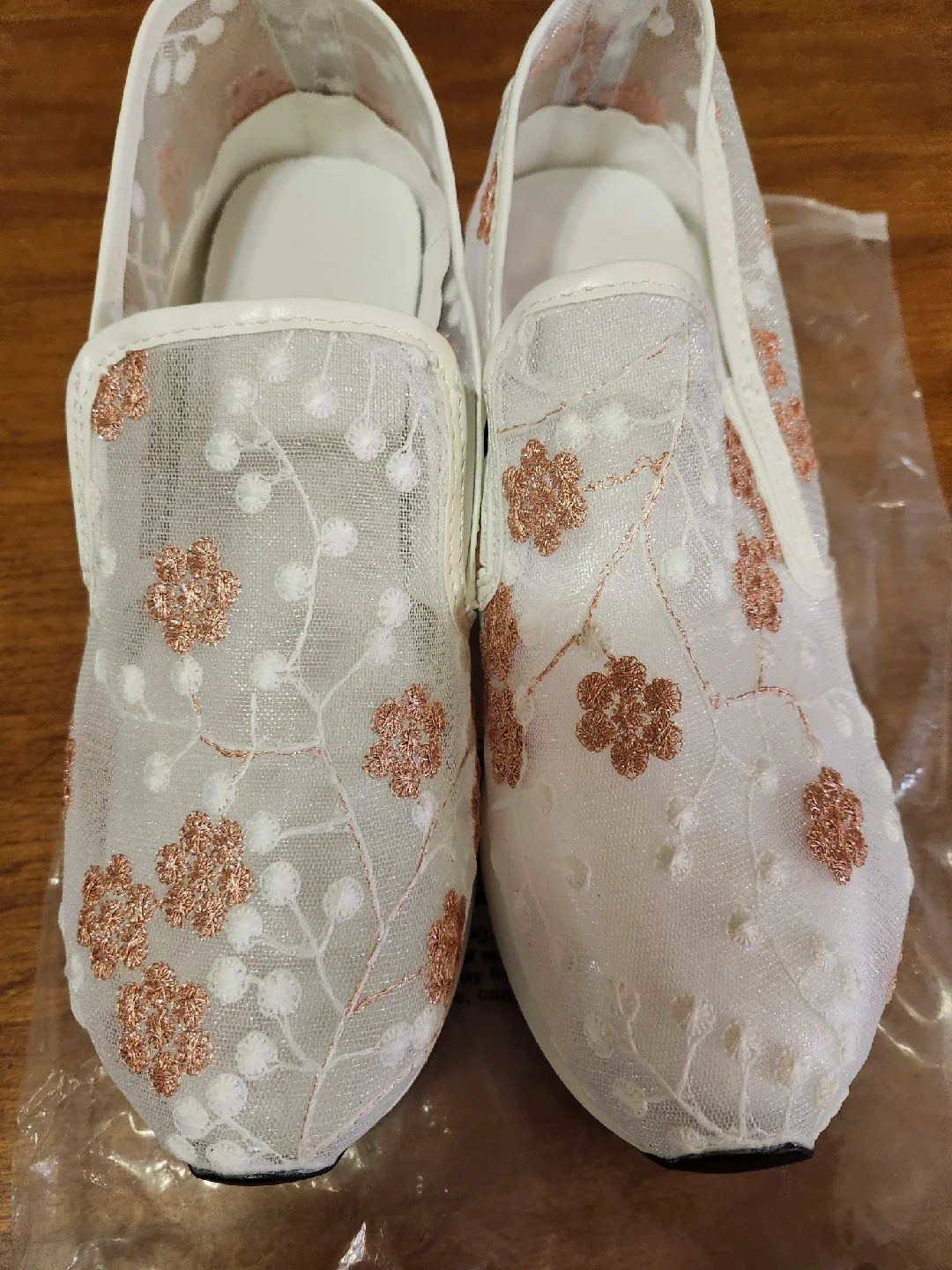 White Floral Slip-On Shoes - Size 43 thumbnail
