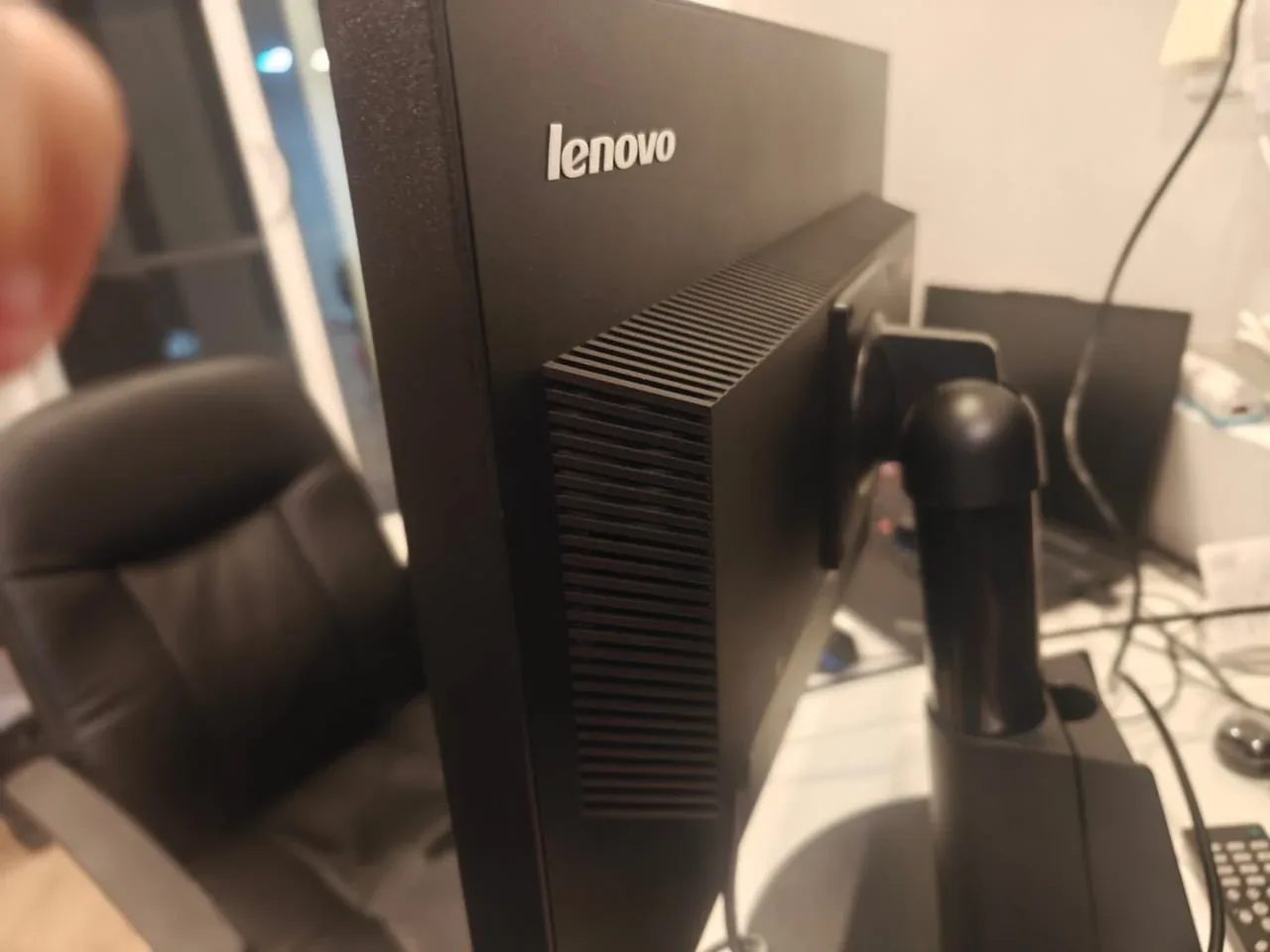 Lenovo ThinkVision Monitor image indicator(3)