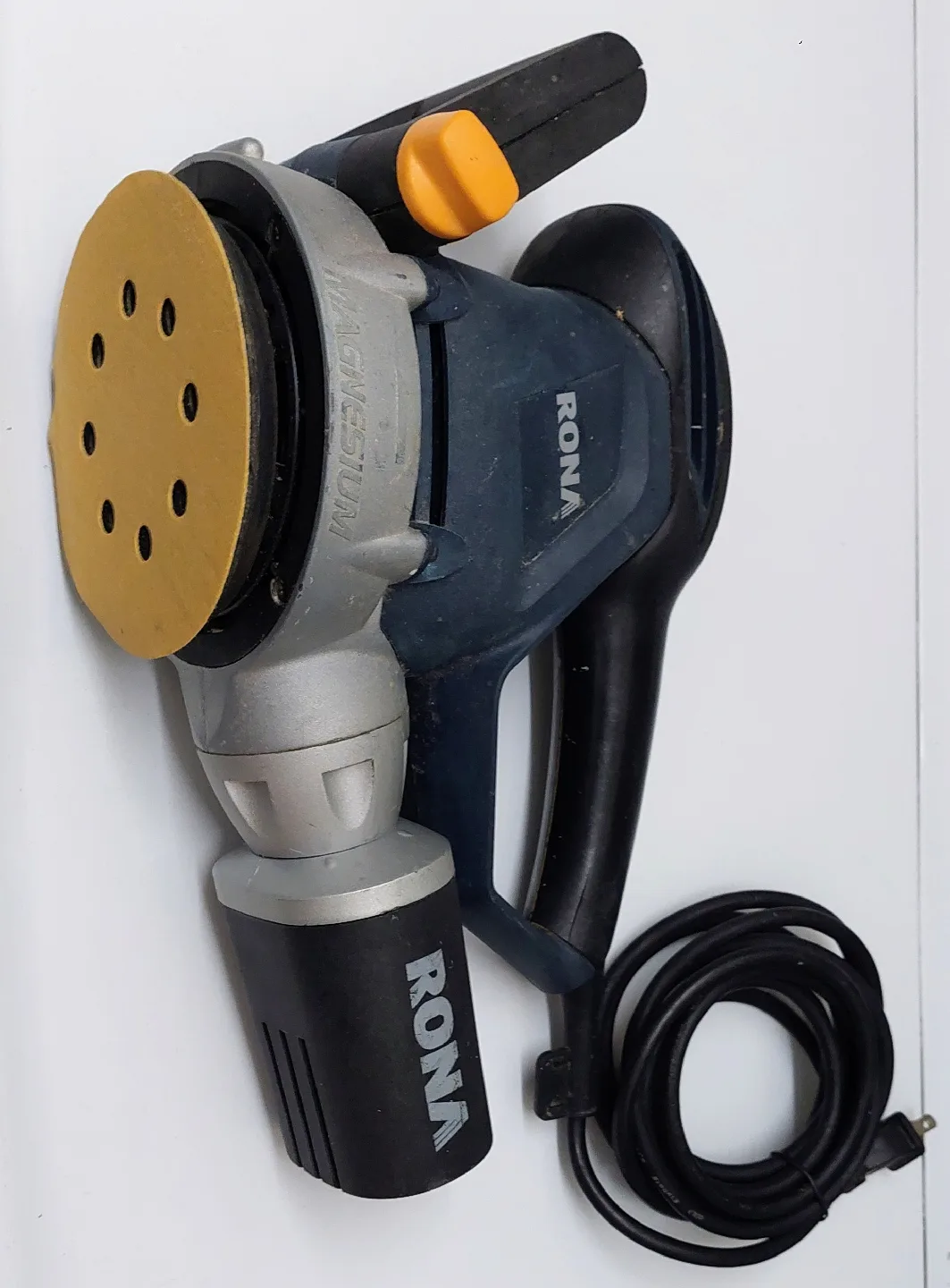 RONA Magnesium Power Sander with Case image indicator(2)