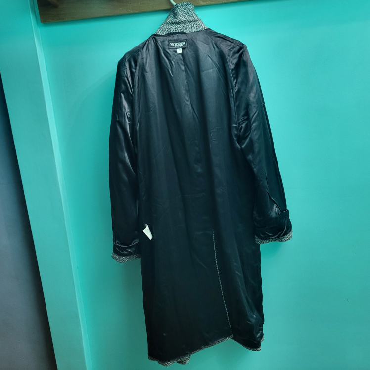 Moore's Herringbone Wool Overcoat, men's.  Size 46 - photo 4