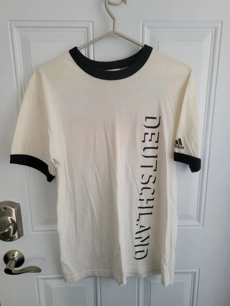 Men's Clothing (Size Medium) image indicator(2)