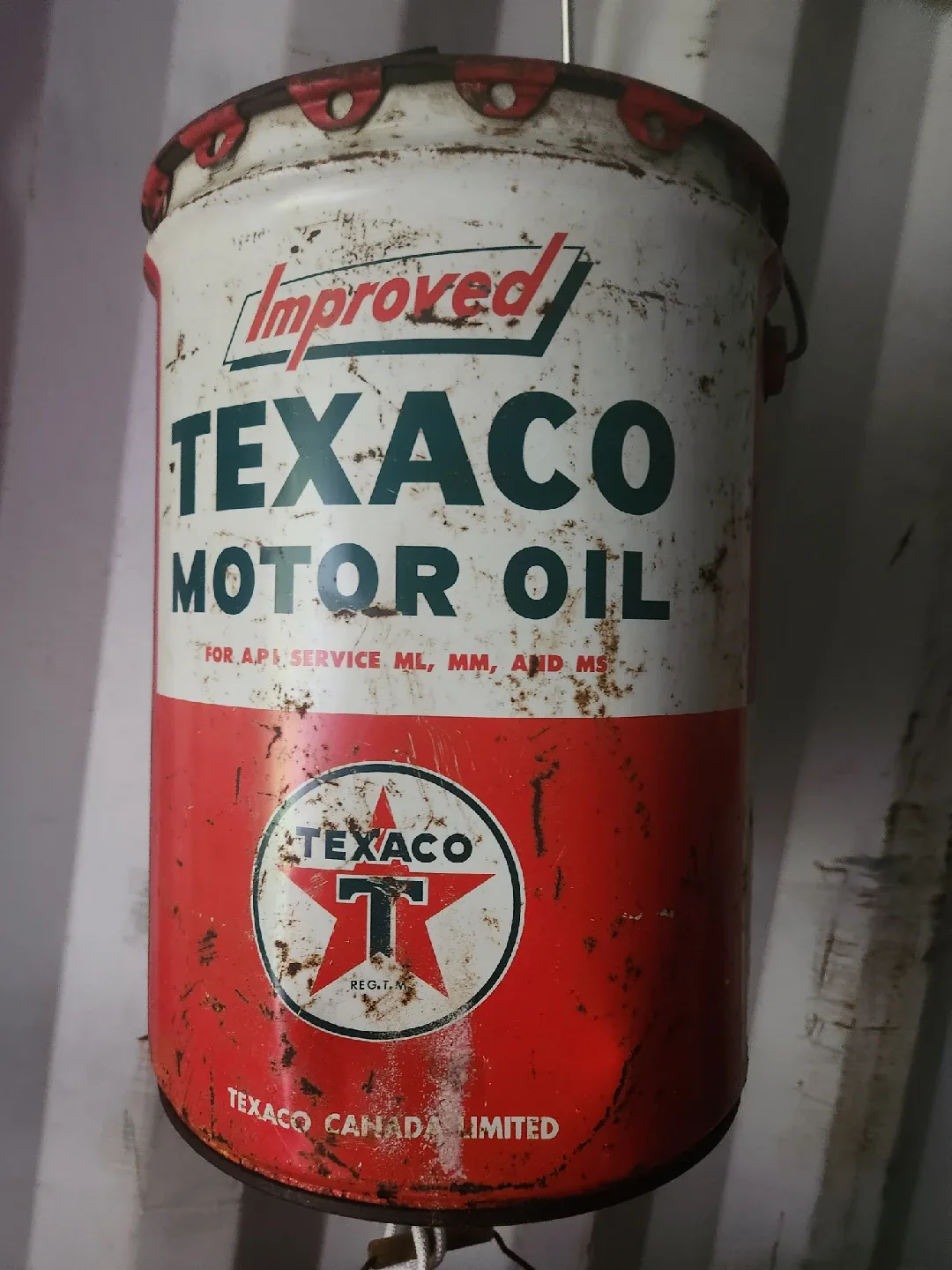 Vintage Esso Imperial 5 Gallon Oil Can image indicator(8)