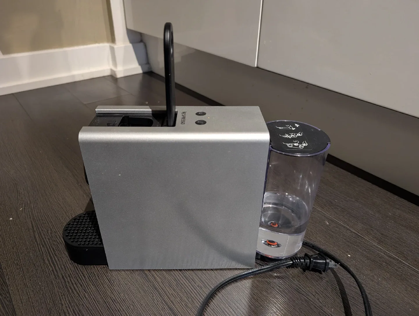 Nespresso Essenza Mini Grey Coffee Machine image indicator(2)