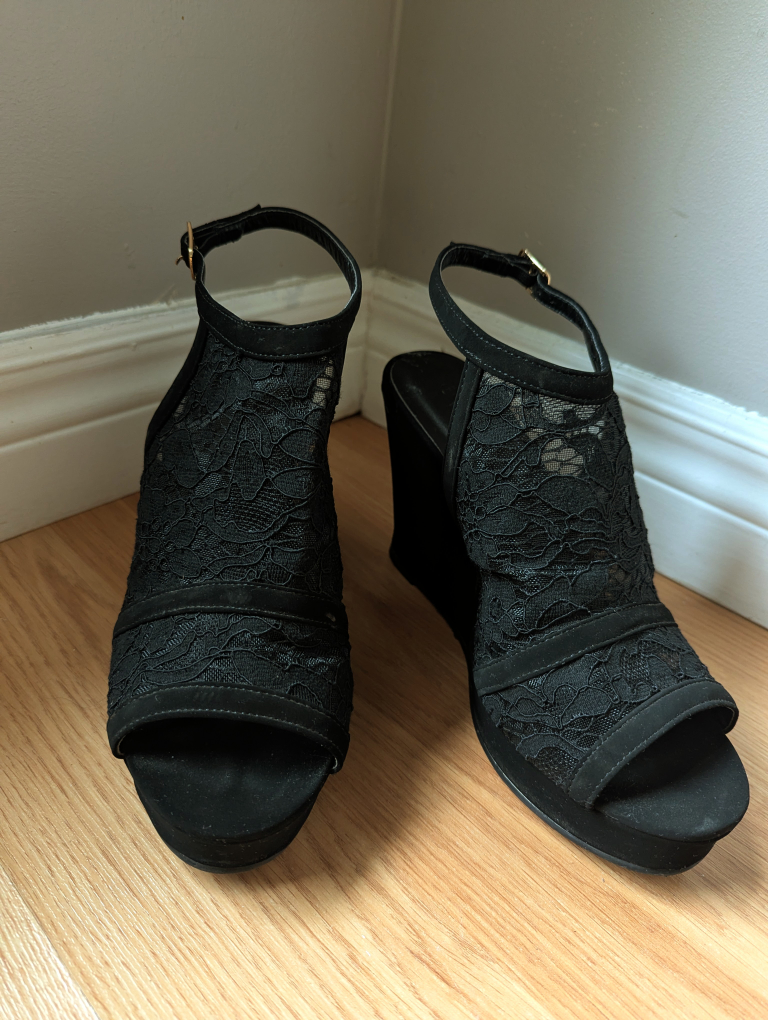 Black Lace Wedge Heels (Ardene) - photo 2