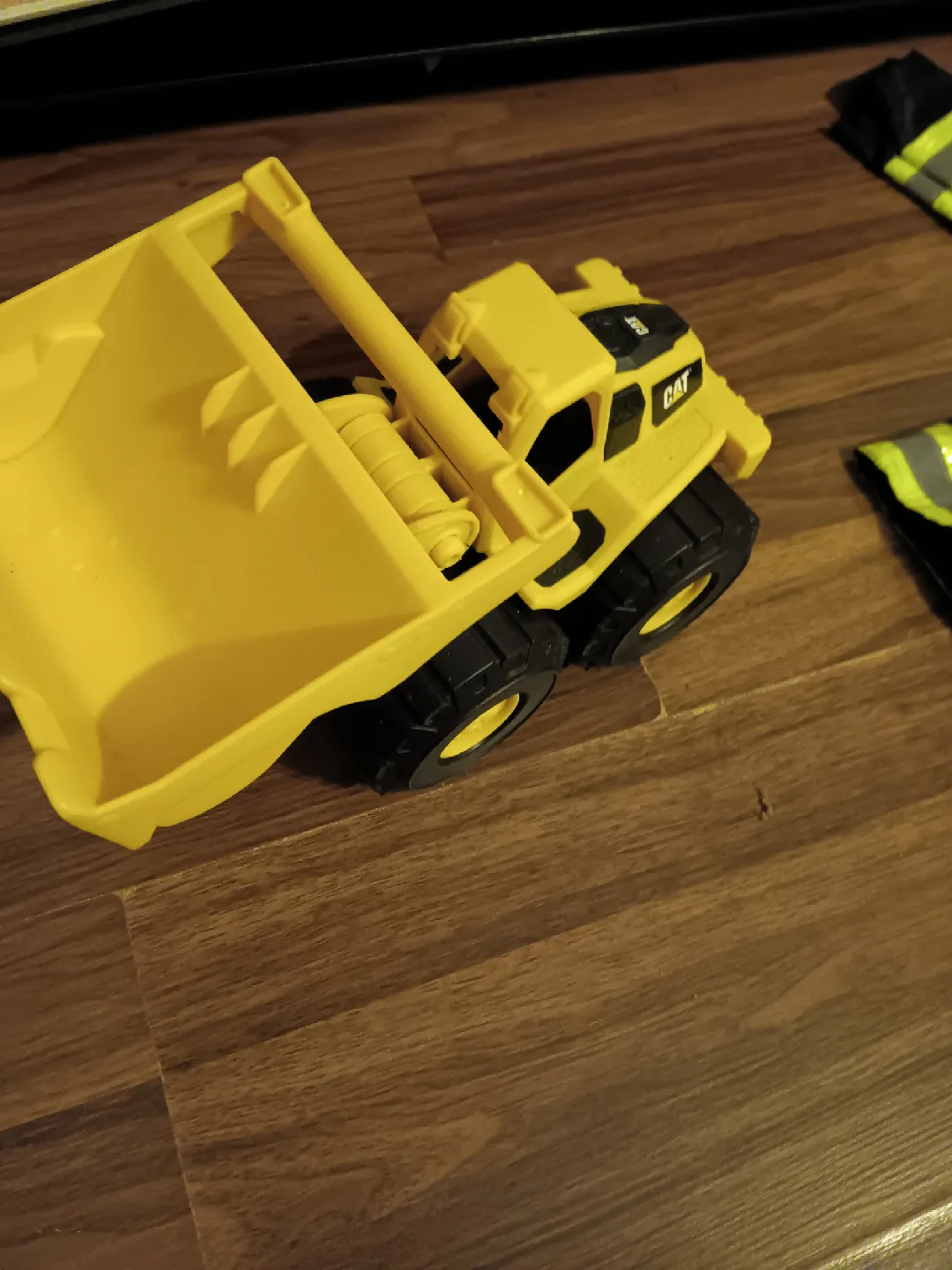 CAT Construction Toys, Front Loader image indicator(2)