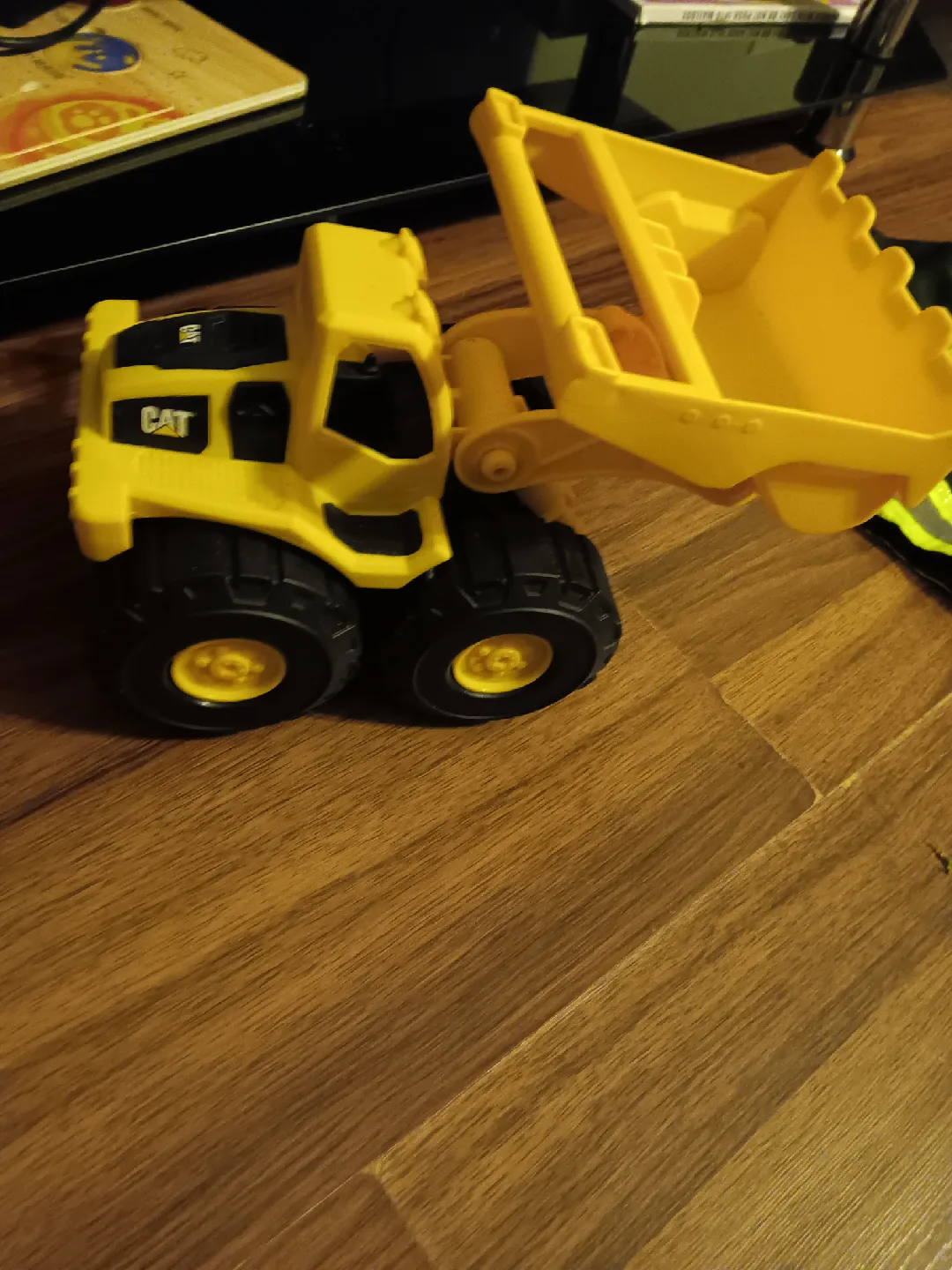 CAT Construction Toys, Front Loader image indicator(3)