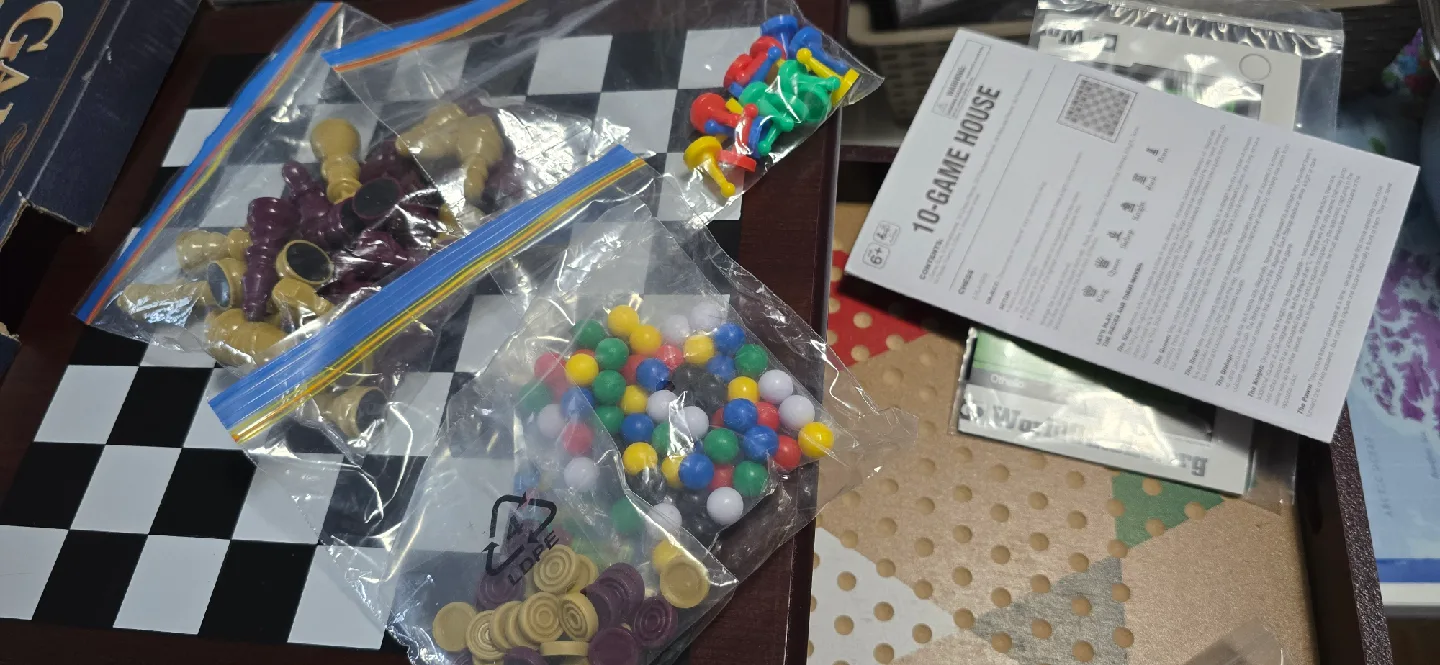 Traditions Game House with 10 Classic Games image indicator(5)