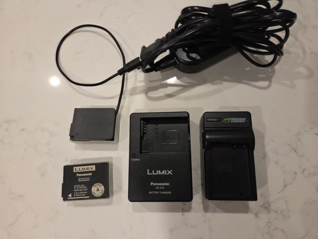 Panasonic Lumix G7 Camera + 2 Lenses image indicator(4)