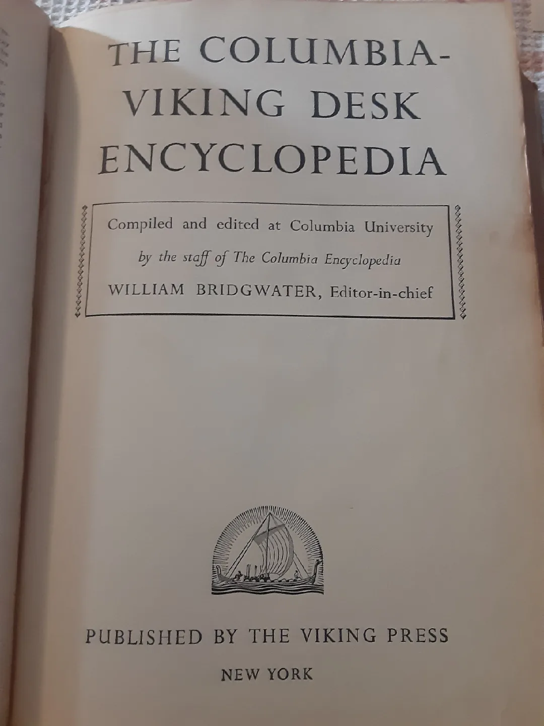The Columbia-Viking Desk Encyclopedia image indicator(4)