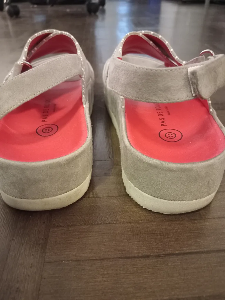 Gabor Sandals Size 6.5M - Like New!