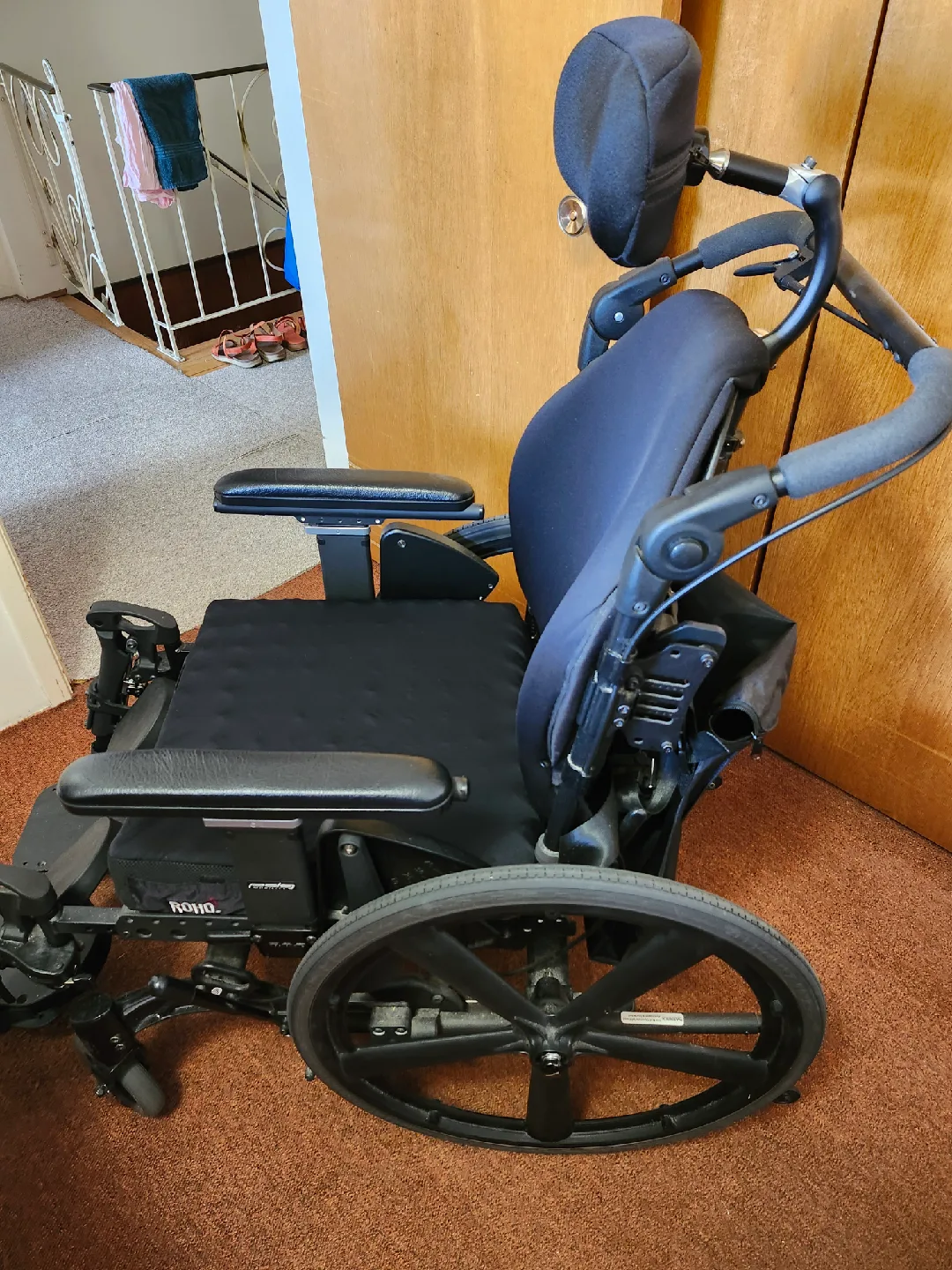 Wheelchair Fully Adjustable, Roho Cushion image indicator(4)