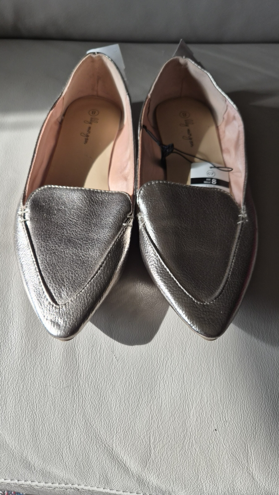 Lilly Morgan Flats - Size 8