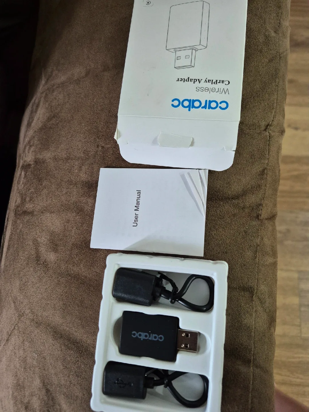 Carabc Wireless CarPlay Adapter - Like New! image indicator(4)