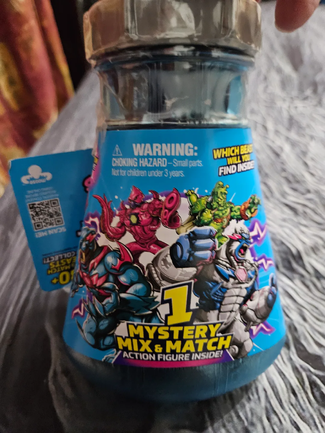 Mystery Mix & Match Action Figure image indicator(2)