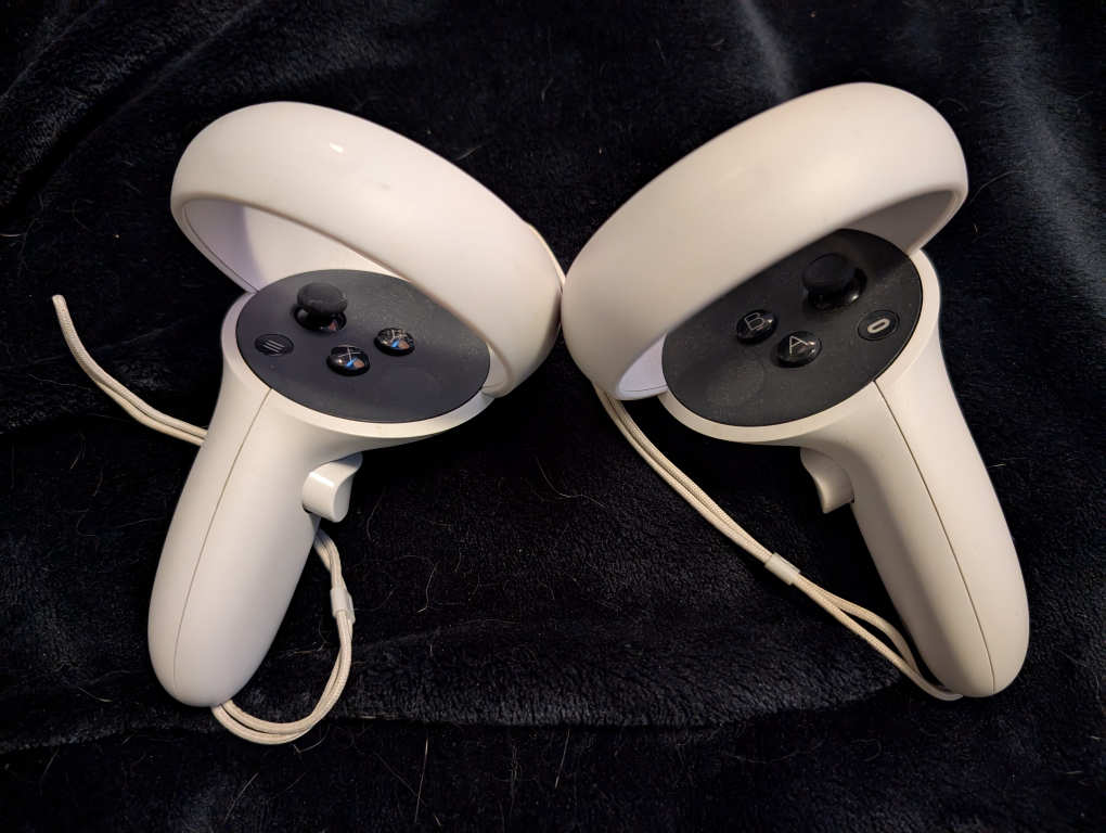 Oculus Quest 2 Controllers - White