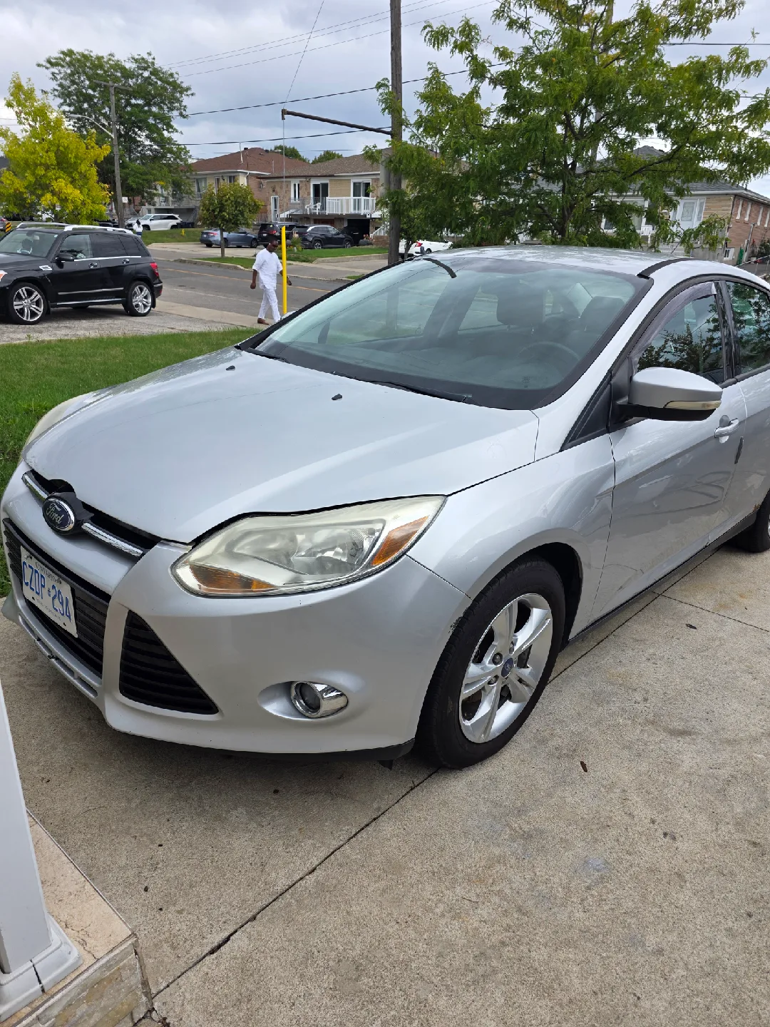 Silver Ford Focus image indicator(3)