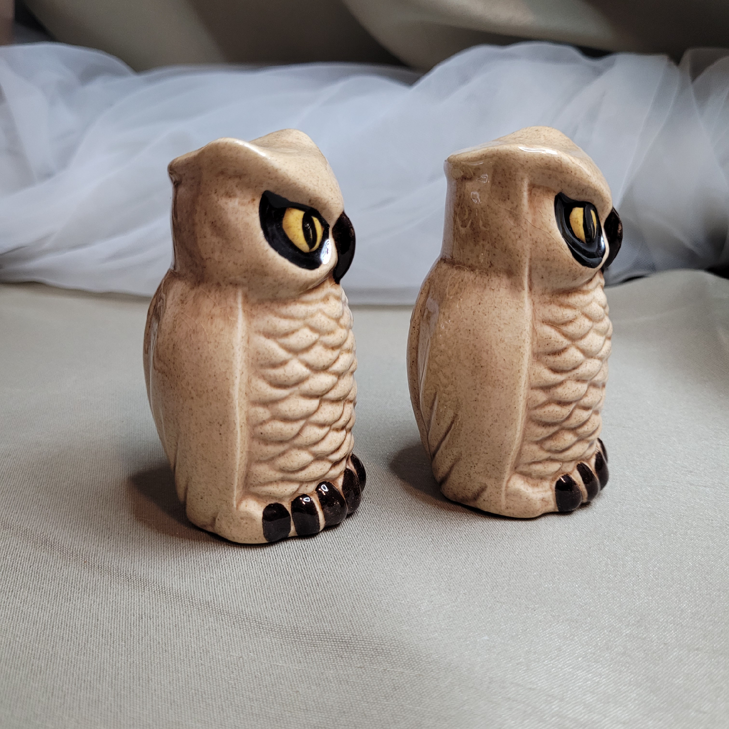 Pair of Vintage Ceramic 3 1/4" Tall Owl Figurines - photo 3