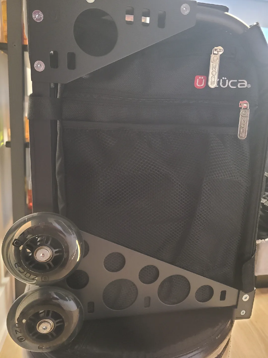 Brand New MAC Zuca rolling makeup bag image indicator(7)