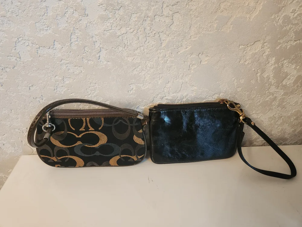 Coach Wristlet Duo image indicator(3)