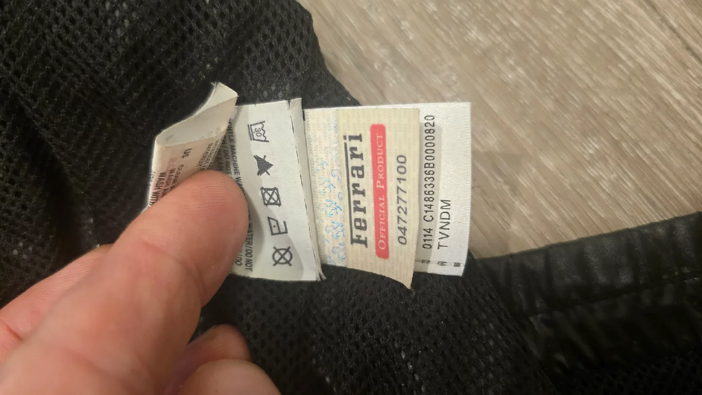 Puma Scuderia Ferrari Black Jacket - Size L image indicator(7)