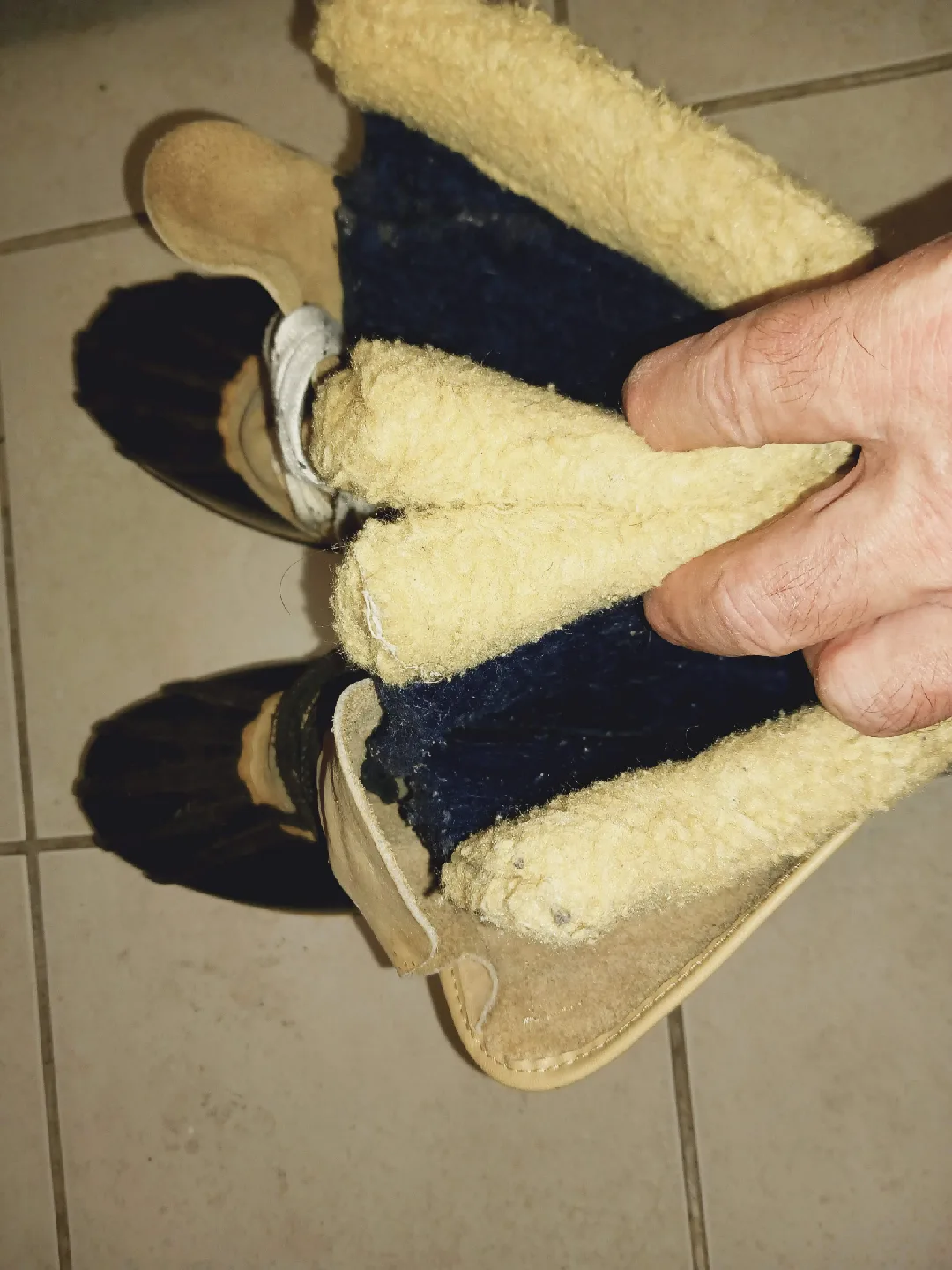 🧡 !! Stay warm!! World Famous Glacier Boots Size 10 image indicator(4)