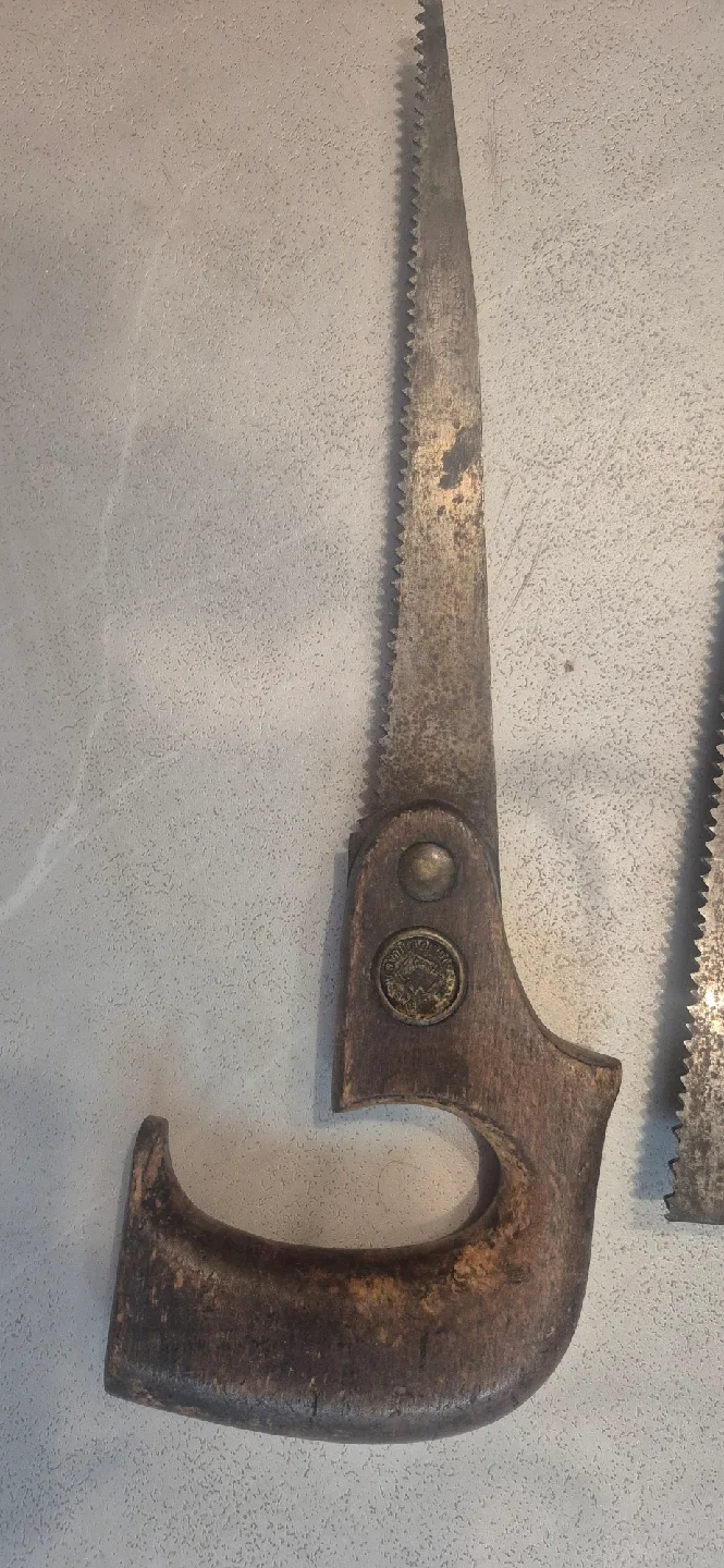 Tools Vintage Henry Disston & Sons Hand Saws image indicator(4)