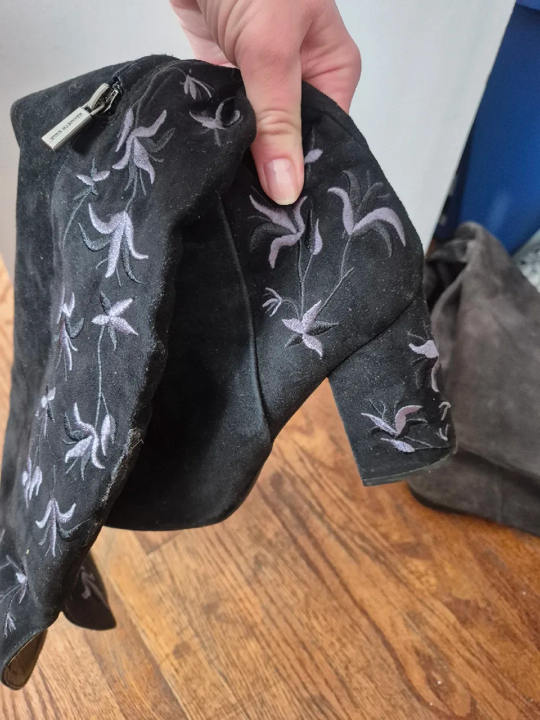 Kenneth Cole Black Suede Embroidered Boots - Size 7.5 image indicator(3)